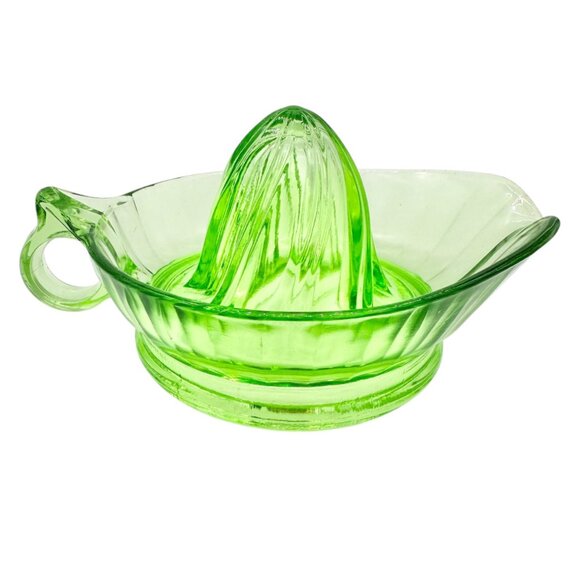 Vintage Green Depression Glass Juicer With Handle and Spout 8x6 inches - Picture 3 of 7